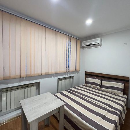 Pushkiin Hotell Jerevan Exteriör bild