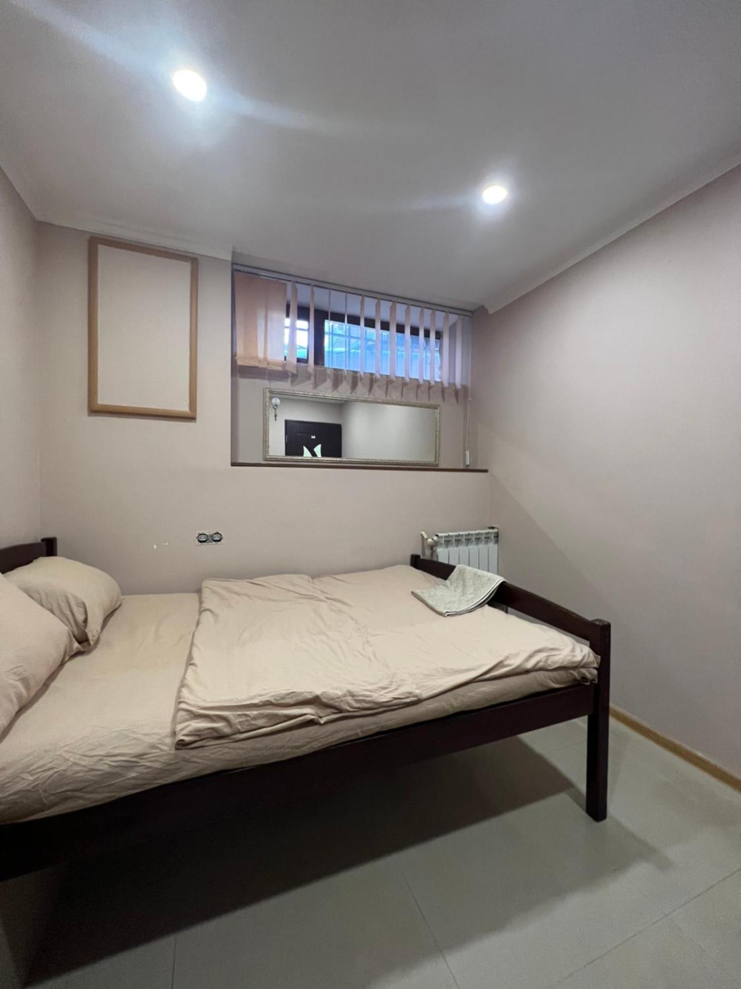 Pushkiin Hotell Jerevan Exteriör bild
